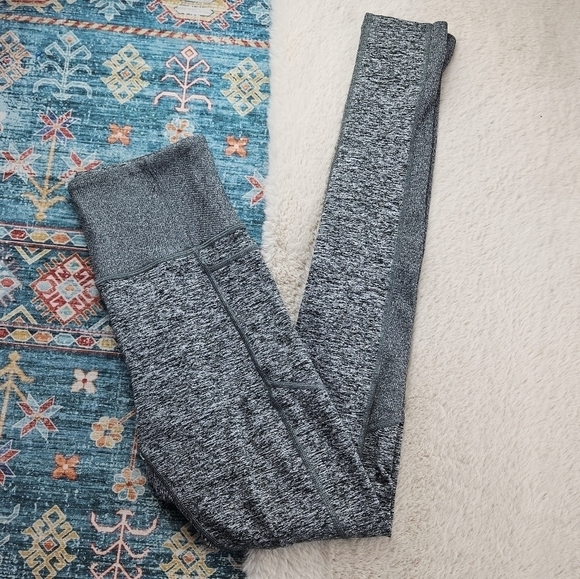 Athleta Women's Size S Exhale Heel Tight Leggings Softluxe Gray 511157 - Picture 1 of 7